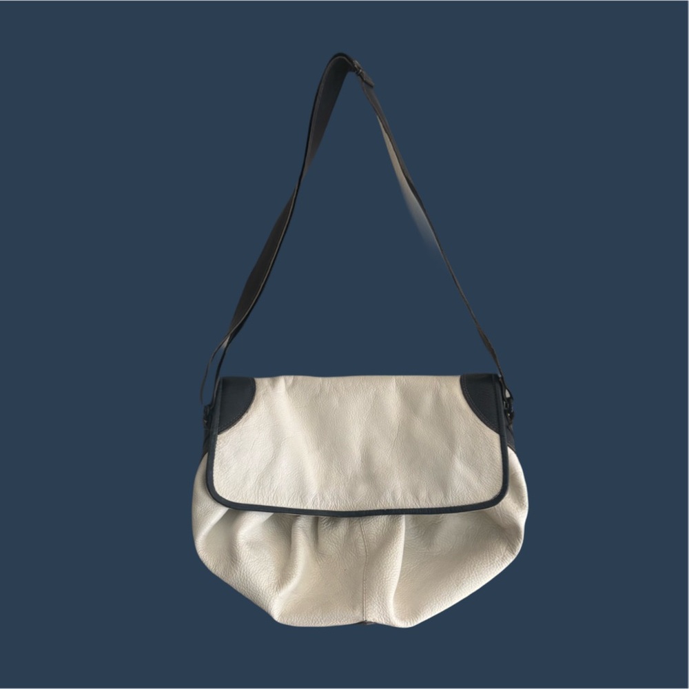 Vintage Meyers Light Cream And Navy Leather Drawstring Purse, Adjustable Strap